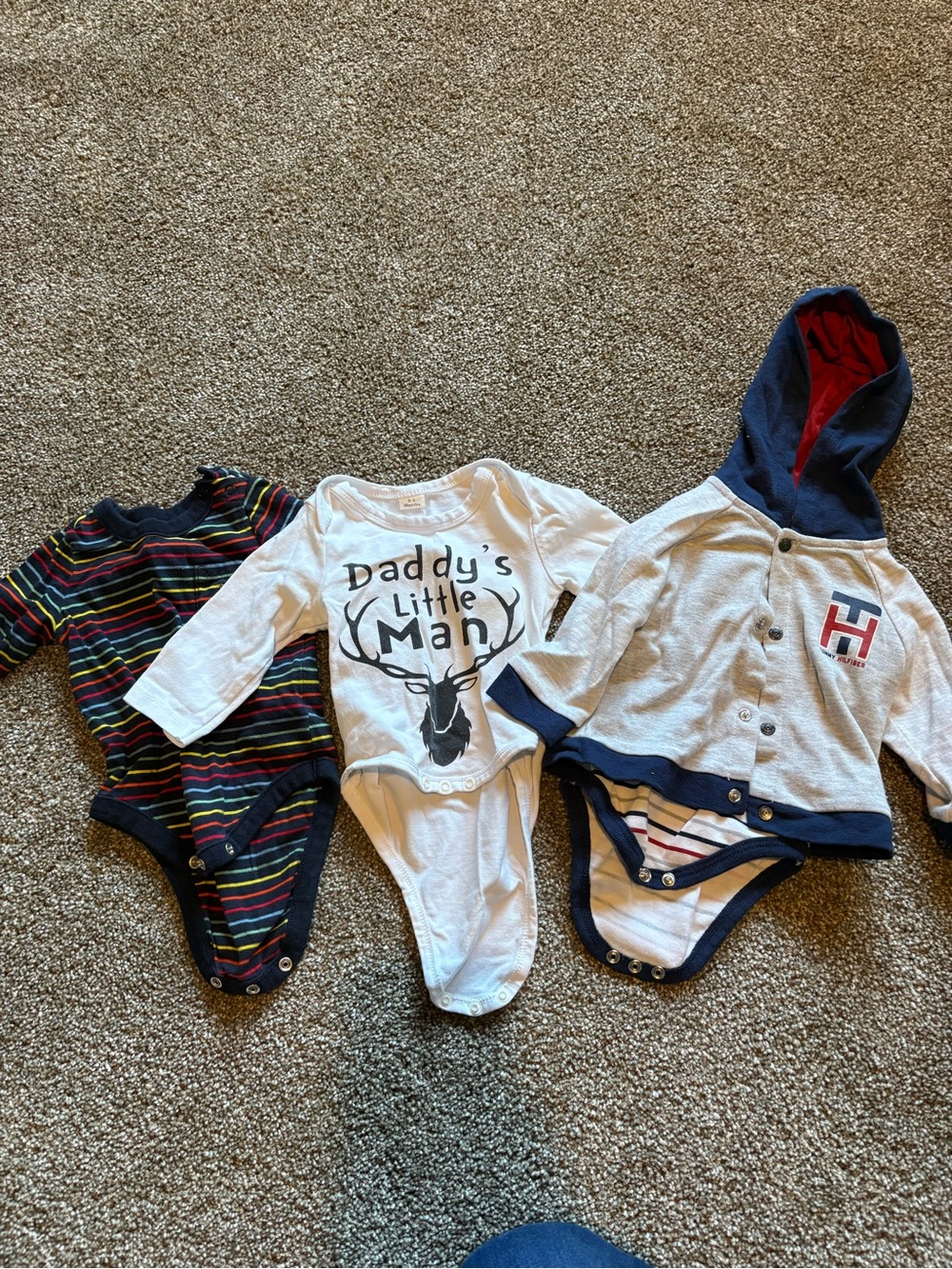 Baby boy clothes lot (size 0-3 months) - Picture 5 of 5